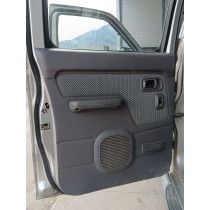 Panneau de porte arrière gauche D22 King Cab (01/05/1998 - 01/07/2010)  2.5 TDi Pickup double cabine 133cv D22  133 ch