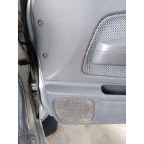 Panneau de porte avant droite D22 King Cab (01/05/1998 - 01/07/2010)  2.5 TDi Pickup double cabine 133cv D22  133 ch