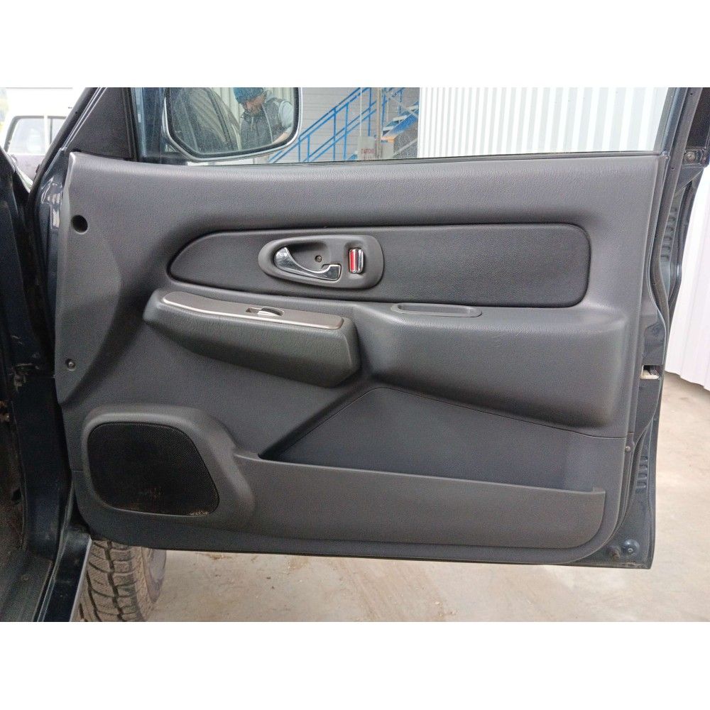 Panneau de porte avant droite L200 (K6/7) (01/01/1996 - 01/12/2007) 2.5 TD 4x4 Pickup double cabine 115cv L 200 K74