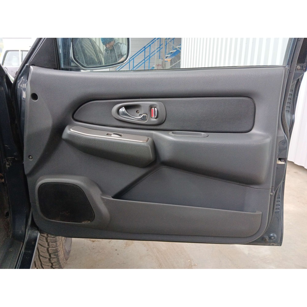 Panneau de porte avant droite L200 (K6/7) (01/01/1996 - 01/12/2007) 2.5 TD Pickup double cabine 115cv L 200 K74