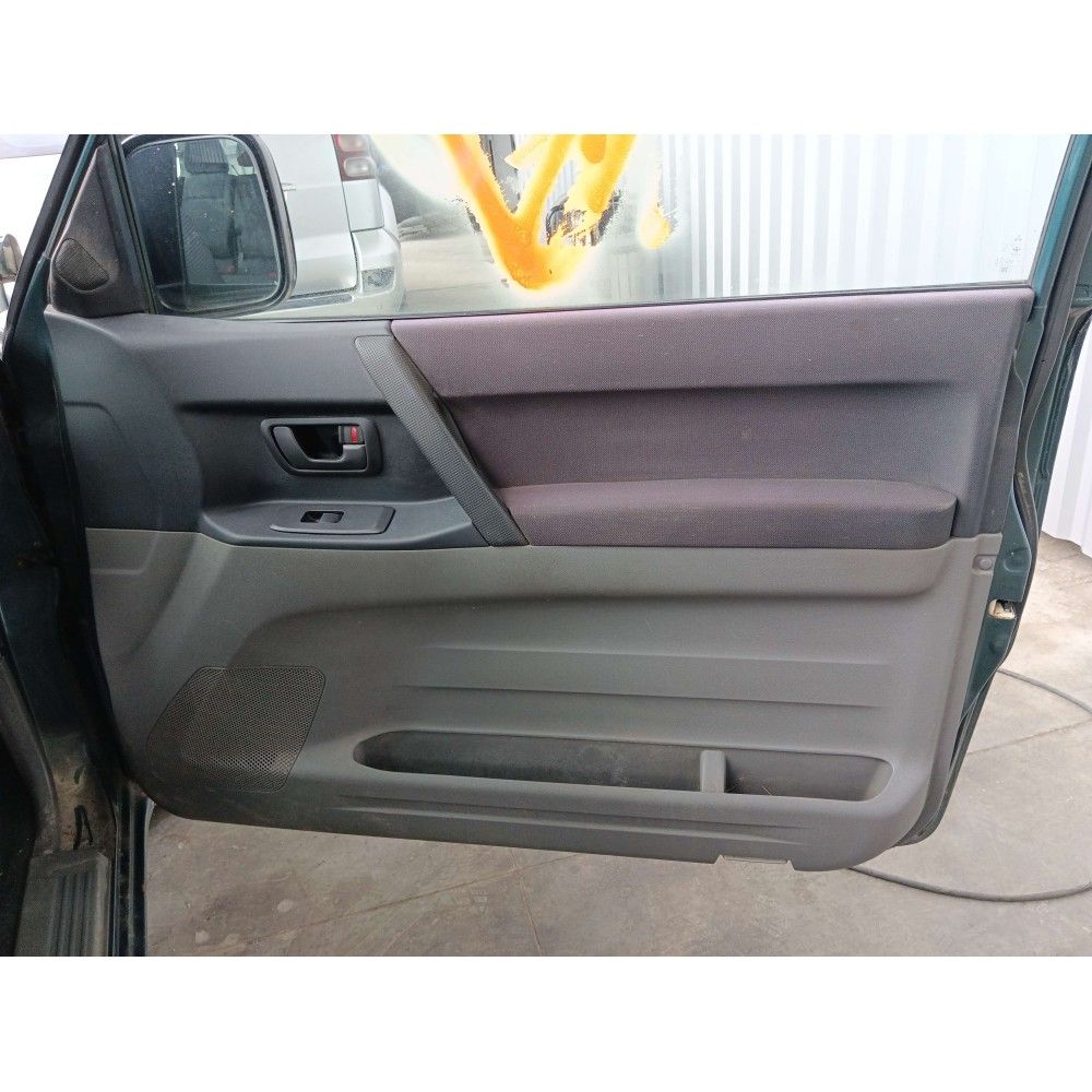 Panneau de porte avant droite Pajero 3 (VD/VF) (01/02/2000 - 01/08/2006) 2.5 TD 4WD 115 cv PAJERO