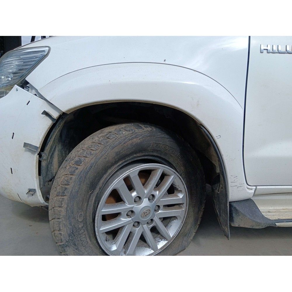 Elargisseur aile avant gauche Hilux (KUN 2.,35) 2.5 D-4D DPF AWD Pickup Xtra Cabine 144 cv VIGO XTRA