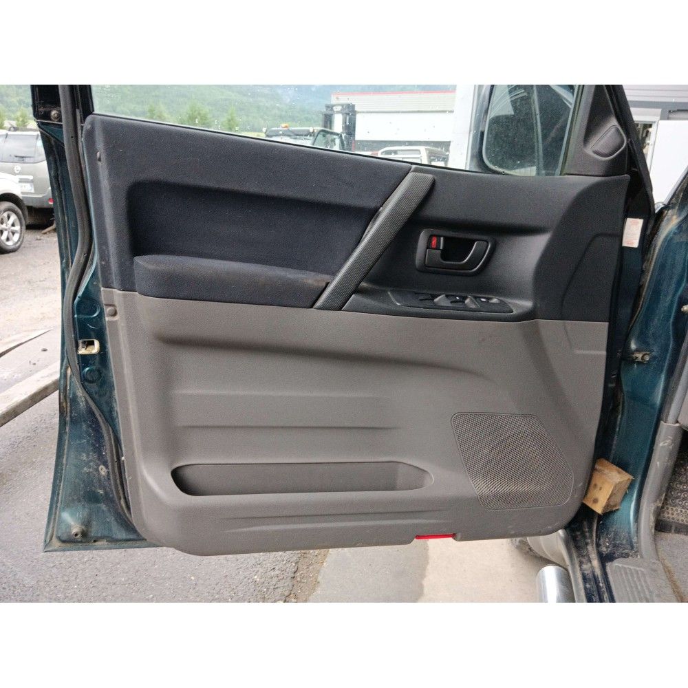 Panneau de porte avant gauche Pajero 3 (VD/VF) (01/02/2000 - 01/08/2006) 3.2 DI-D Break 165cv V78