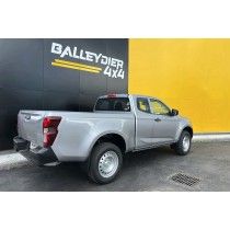 ISUZU D-MAX 1.9 TD 164 N57 MT SPACE M23 ATTELAGE