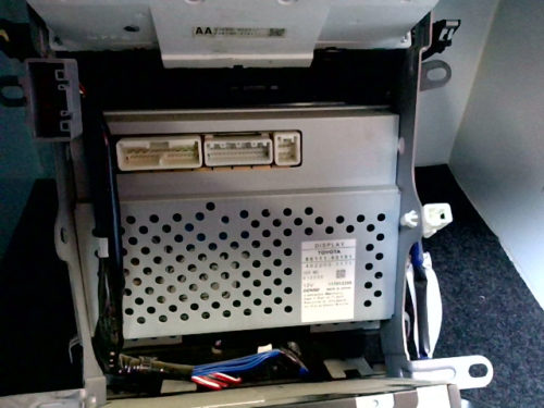 Console-centrale-haute-avec-autoradio-intégré-tuner-K7-CD-GPS-originetmp-img-1602162932860.jpg