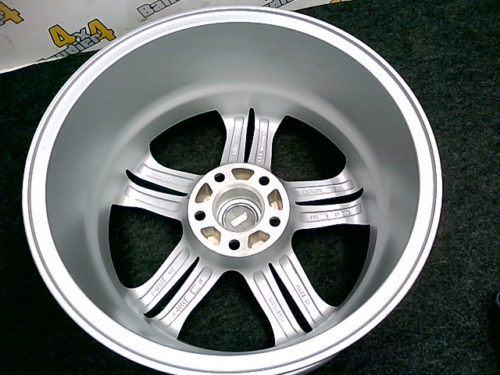 Jantes-aluminium-neuves-en-7.5J-x-17H2-couleur-grise-pour-Audi-Q5tmp-img-1607066927458.jpg