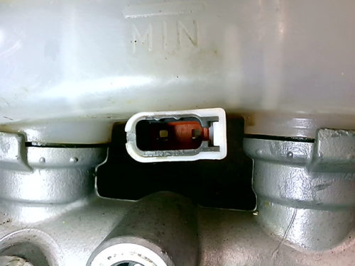 Maitre-cylindre-Nissan-Navara-D-22-133-cvtmp-img-1612280204493.jpg