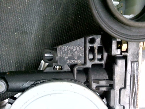 Mécanisme-de-lève-vitre-électrique-avant-droit-Toyota-KDJ-120125tmp-img-161311947230.jpg
