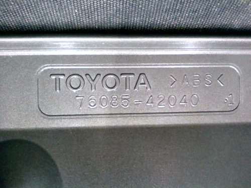 Becquet-Toyota-Rav-4-serie-3-avec-3-eme-feu-stoptmp-img-1614953019376.jpg