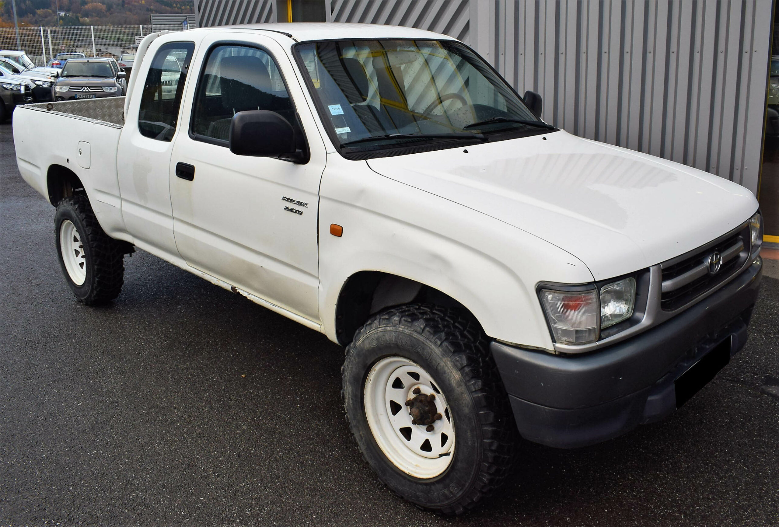 TOYOTA HILUX EXTRA CABINE